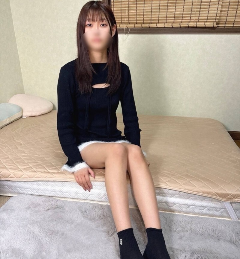 FC2-PPV-4865843 [Complete Amateur & First Time Filming] A beautiful 18-year-old college girl with gorgeous legs and a go