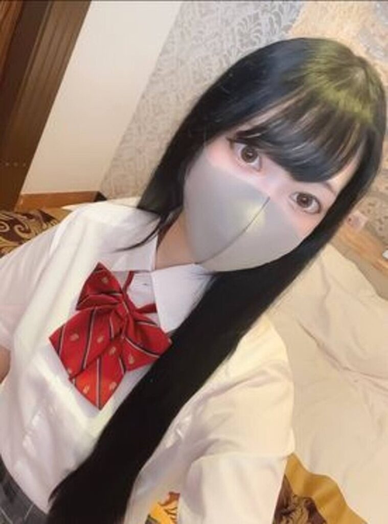 FC2-PPV-4802241 [Reprint edition] Kana-chan, a beautiful, slender girl with black hair and fair skin who resembles Nozak