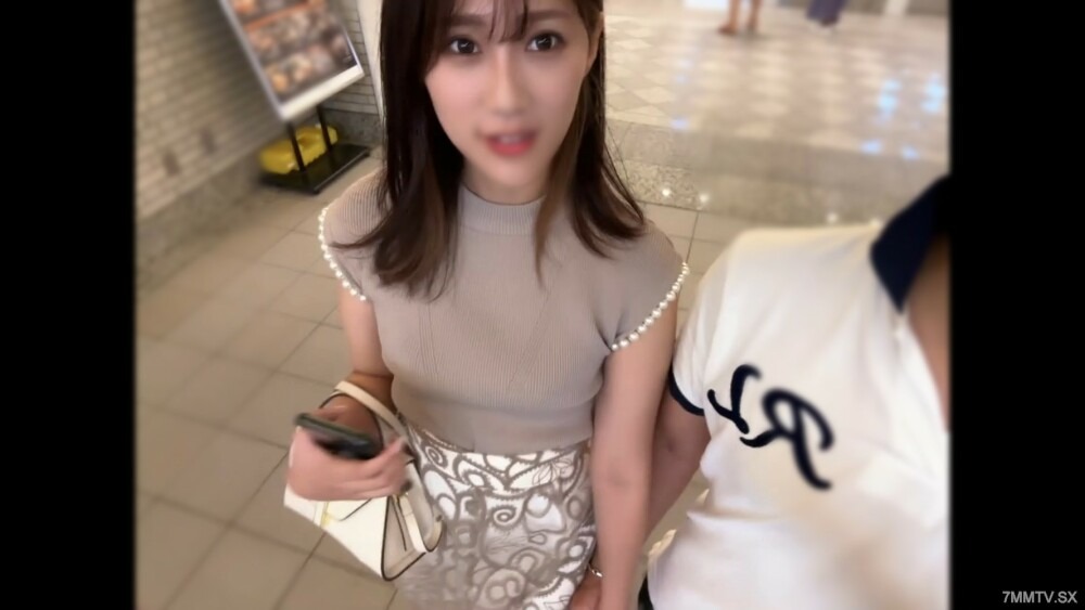 FC2-PPV-3991760 A small, warm and gentle woman. *During the meeting, I used a vibrator, and my genital juice dripped in